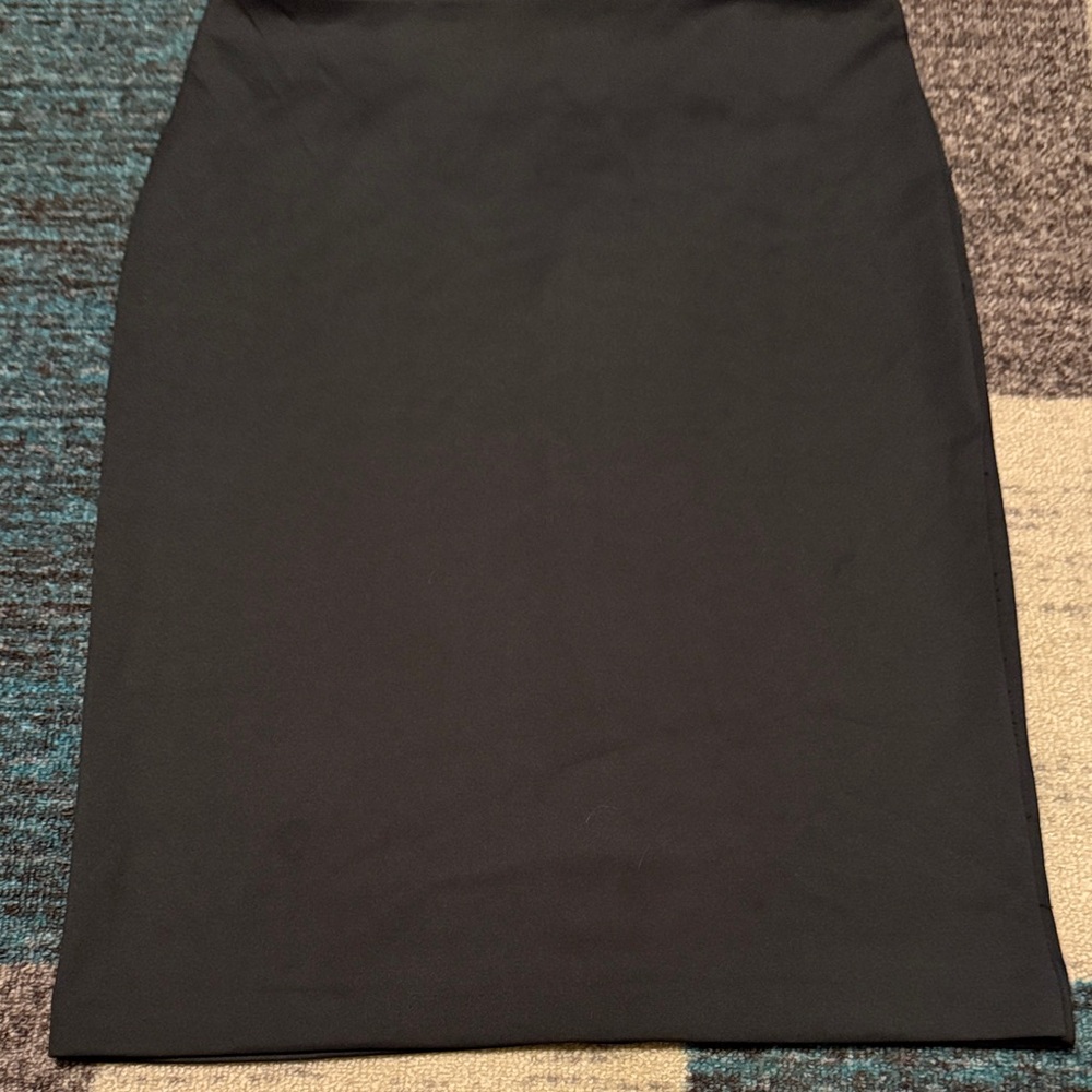 New York & Company Classic Black Pencil Skirt